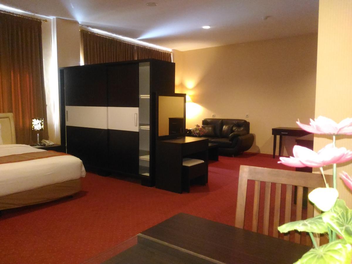 Grand Royal Taliwang Hotel Екстериор снимка