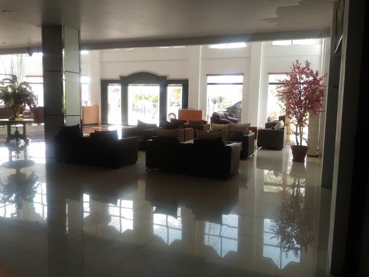 Grand Royal Taliwang Hotel Екстериор снимка