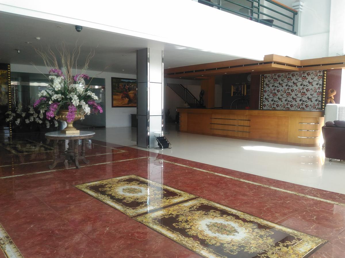 Grand Royal Taliwang Hotel Екстериор снимка