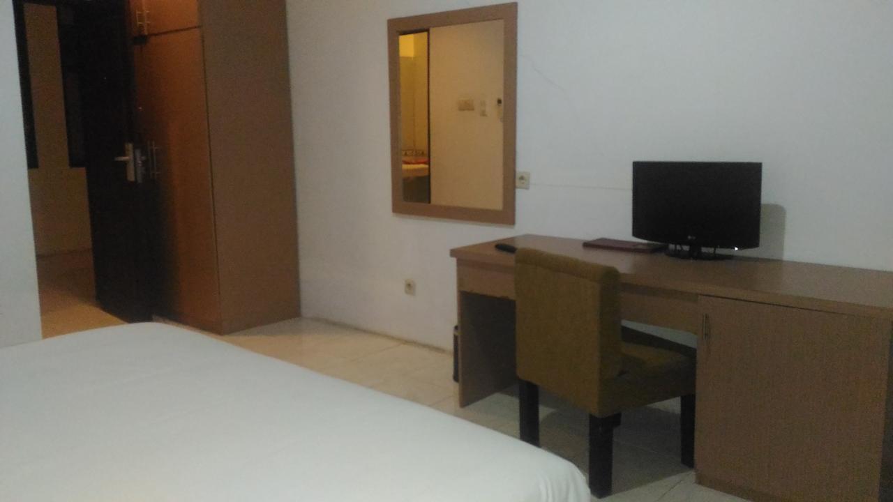 Grand Royal Taliwang Hotel Стая снимка