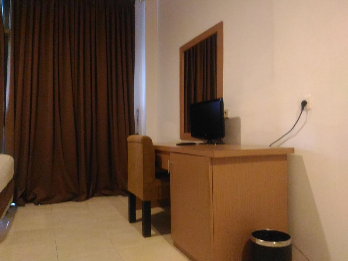 Grand Royal Taliwang Hotel Стая снимка