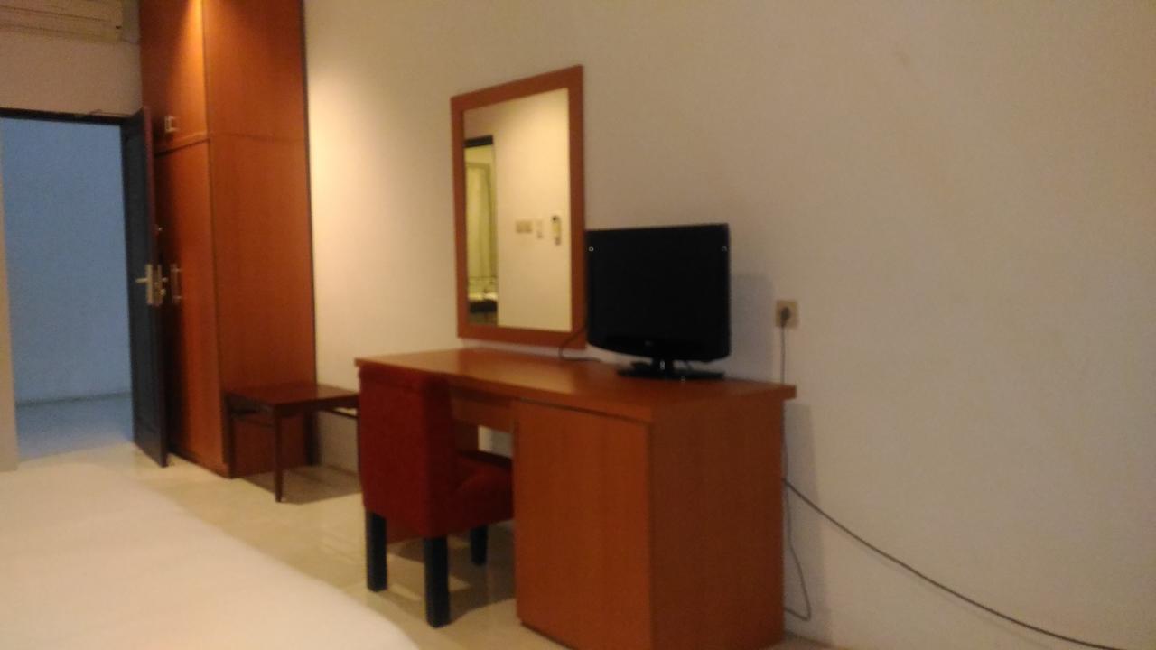 Grand Royal Taliwang Hotel Стая снимка