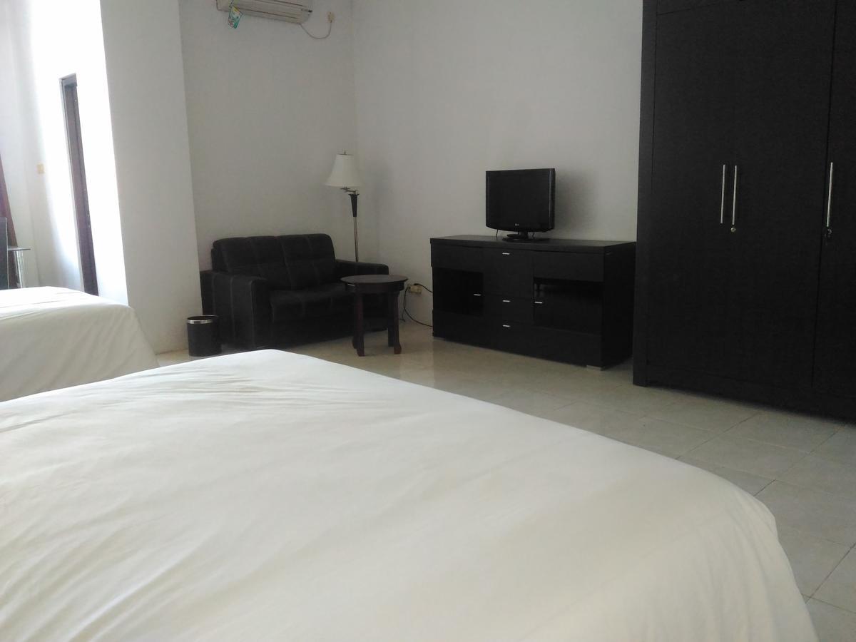 Grand Royal Taliwang Hotel Стая снимка
